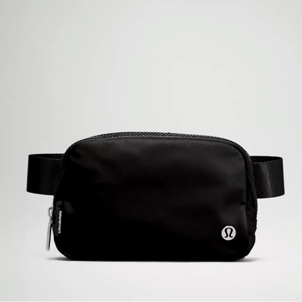 Lululemon Everywhere Belt Bag